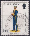 Obrázek k výrobku 48381 - 1974, Guernsey, 0105, Výplatní známka: Vojenské uniformy - Štábní důstojník ⊙ 