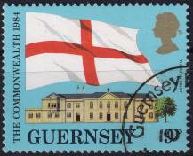 1984, Guernsey, 0284, Konference poštovních správ Commonwealthu (CCPA), Jersey: Vlajka Anglie, vládní budova ⊙