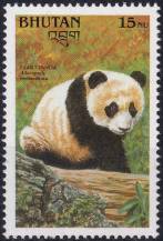 1990, Bhútán, 1324, Ohrožení savci: Panda velká, na kmeni stromu ✶✶