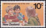 Obrázek k výrobku 43574 - 1955, Nový Zéland, 0350, 100 let novozélandských poštovních známek: Poštovní letadlo typ Douglas DC 3 ✶✶